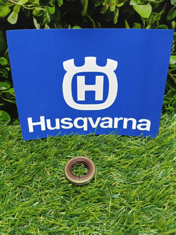 Сальник 18х26х3 левый на Husqvarna 365, 372 (5052757-19 ) FarmerTec PJ36519XPRO