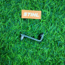 Натяжное устройство (Зажимная подвижная деталь) на бензопилы STIHL MS 170-250 1123-640-1900 Натяжное устройство (Зажимная подвижная деталь) на бензопилы STIHL MS 170-250 1123-640-1900