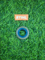Сальник коленвала на бензопилы STIHL MS 241-461 (15х29,6х4) правый 9640-003-1600