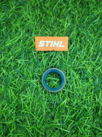 Сальник коленвала на бензопилы STIHL MS 361-661 (15х22х4)левый 9640-003-1560