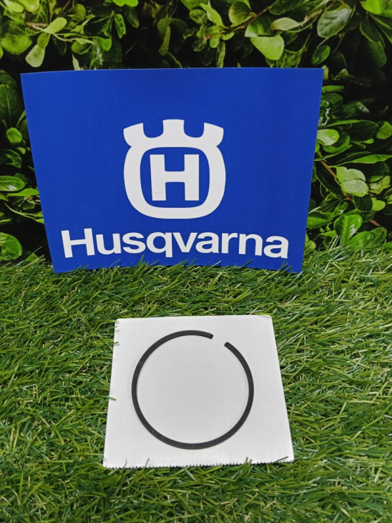 Поршневое кольцо 50x1.2 мм на Husqvarna 372 (5032890-42) FarmerTec HSH3725012 Поршневое кольцо 50x1.2 мм на Husqvarna 372 (5032890-42) FarmerTec HSH3725012