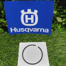 Поршневое кольцо 50x1.2 мм на Husqvarna 372 (5032890-42) FarmerTec HSH3725012 Поршневое кольцо 50x1.2 мм на Husqvarna 372 (5032890-42) FarmerTec HSH3725012
