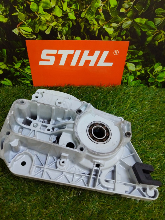 Картер половина-сторона звездочки на бензопилу STIHL MS 361 1135-020-2913 Картер половина-сторона звездочки на бензопилу STIHL MS 361 1135-020-2913