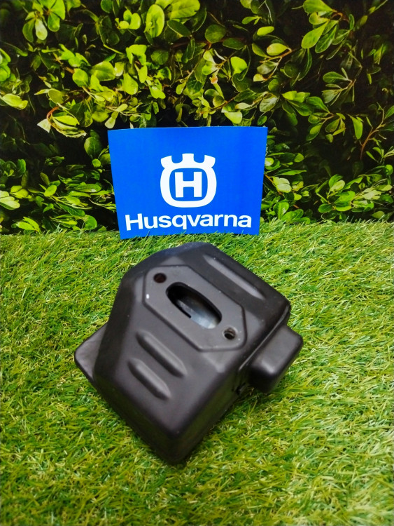 Глушитель на бензопилу Husqvarna 395 (5037113-04) FarmerTec PJ39504A
