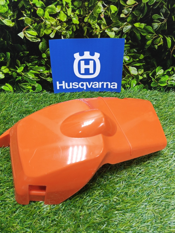 Крышка цилиндра на Husqvarna 445 (5443483-02) FarmerTec PJ44517 Крышка цилиндра на Husqvarna 445 (5443483-02) FarmerTec PJ44517